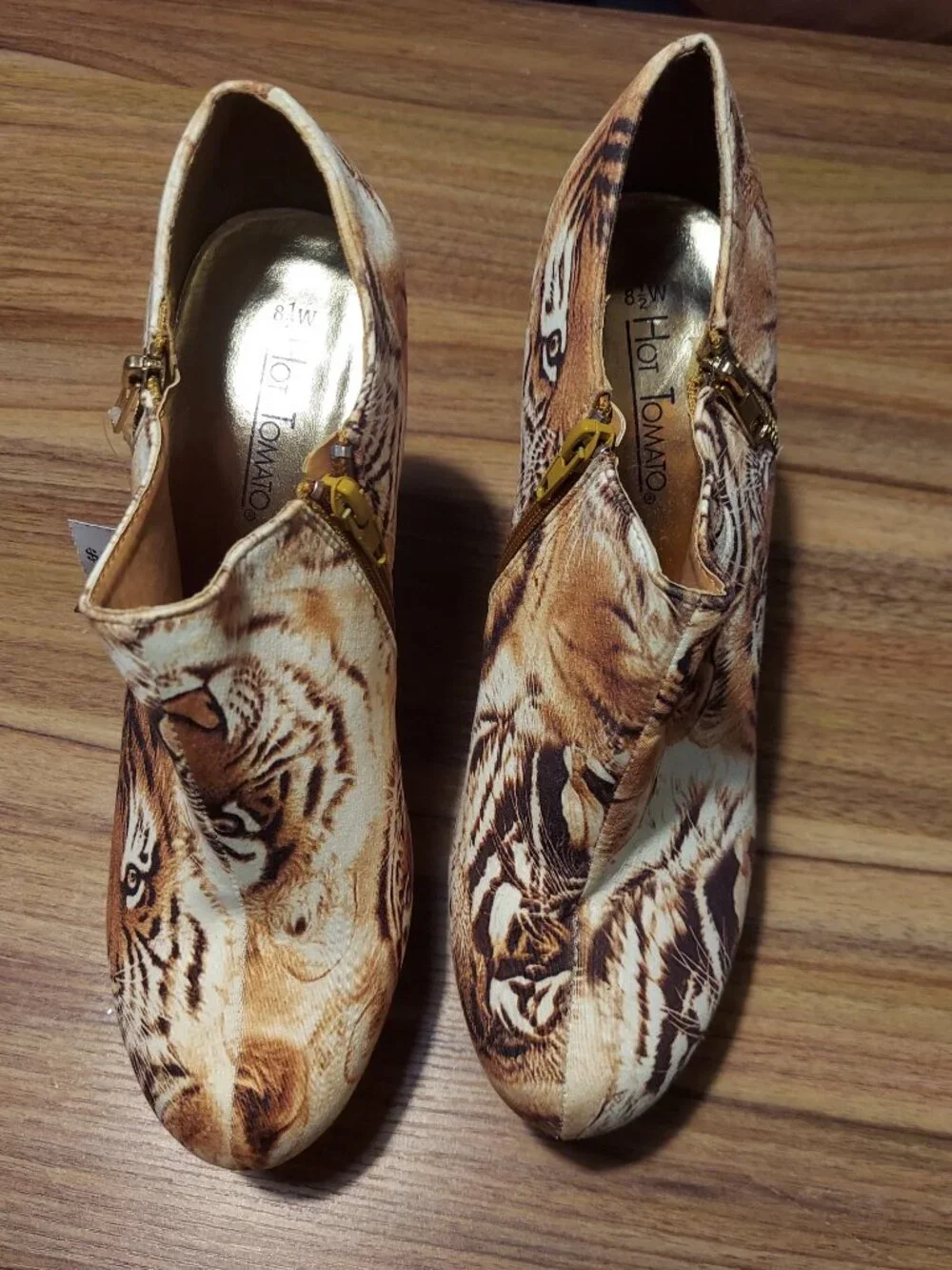 Hot Tomato tiger wedge ankle boots size 8 1/2